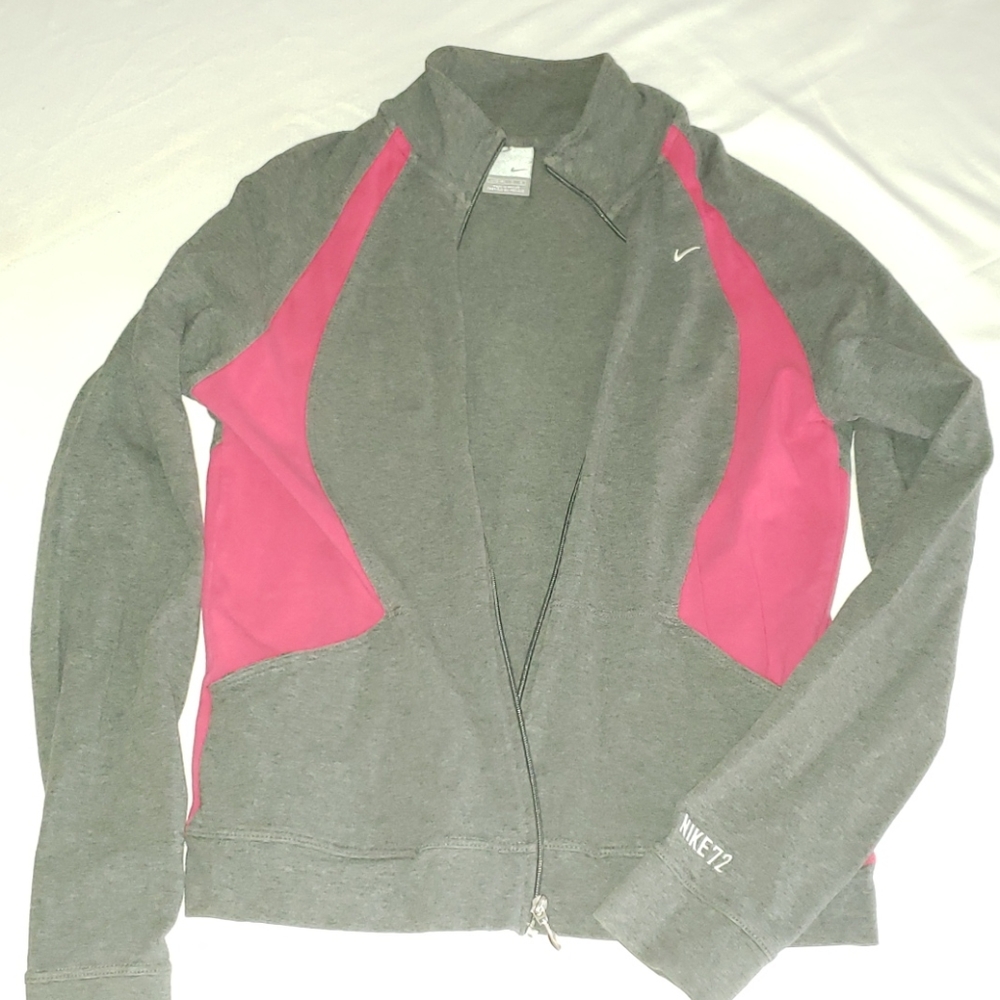 Nike sweatshirt size L (12-14)